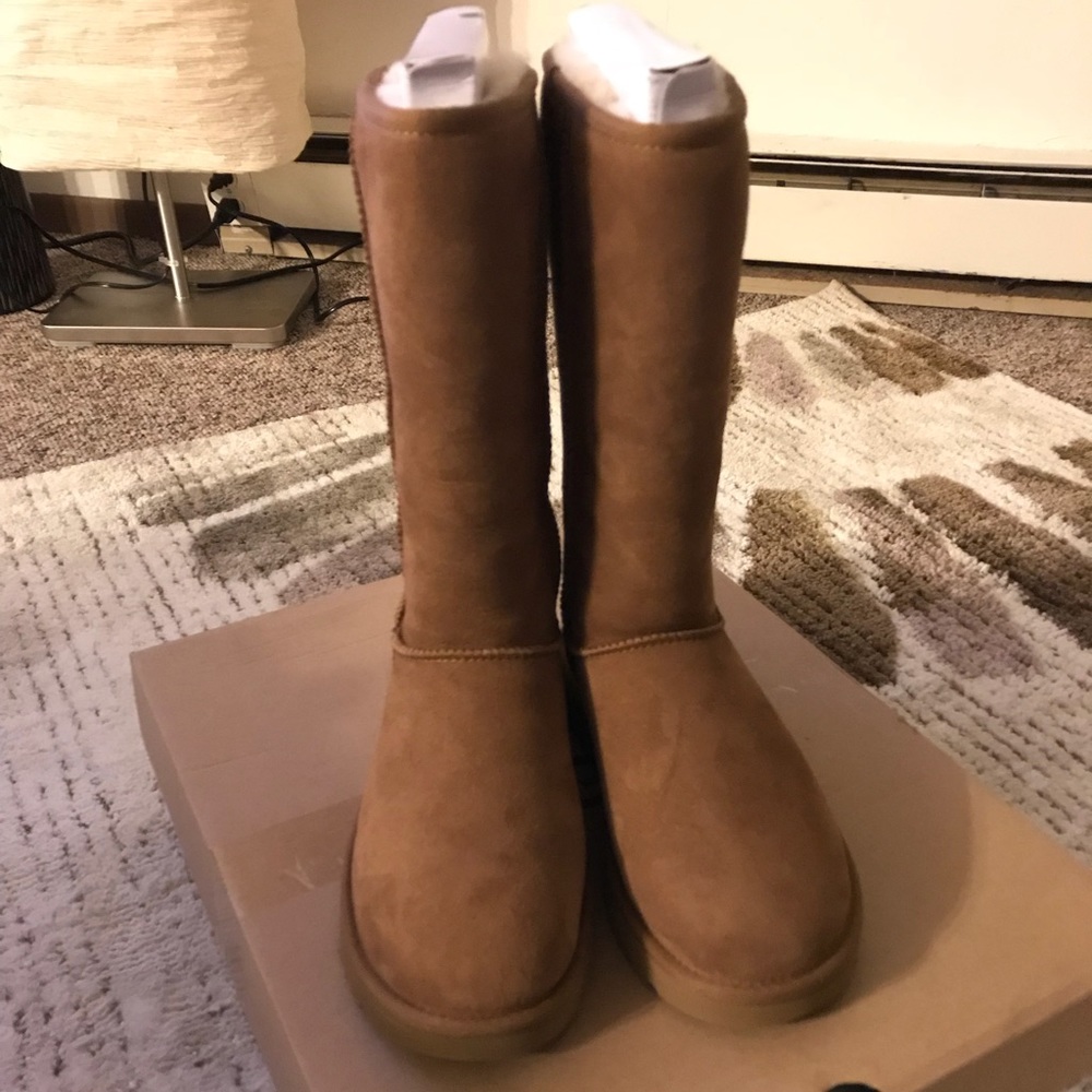 Brand new UGG classic tall boots chestnut size 7